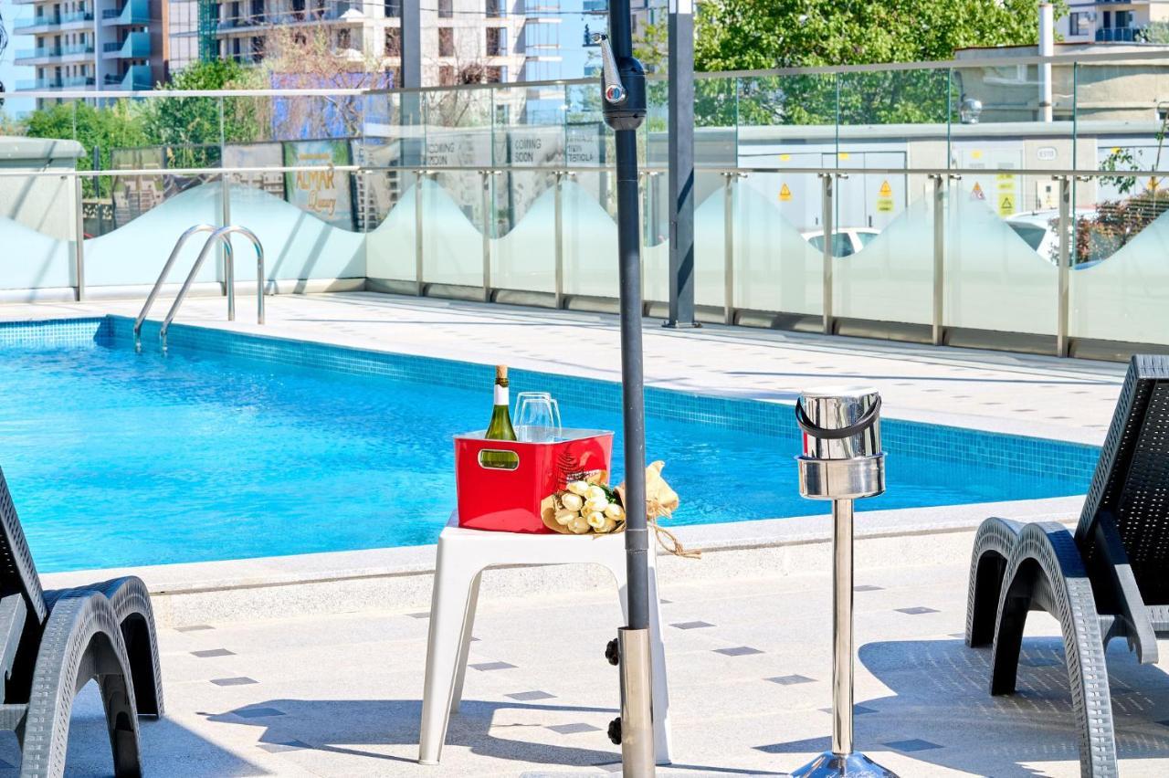 Color In Nord10 - Pool & Playground